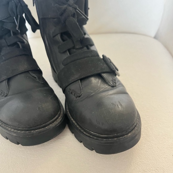 UGG Noe Combat Lace Up Boots Black- size 7.5 - Picture 9 of 10